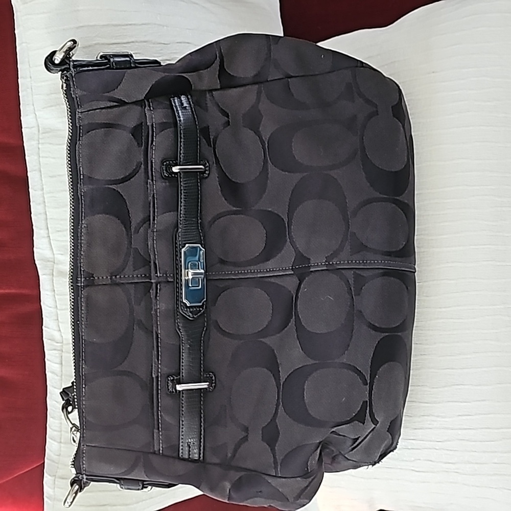 2024 trend Coach Chelsea Ashlyn Black Signature Hobo Shoulder Bag 11.5x14x3.